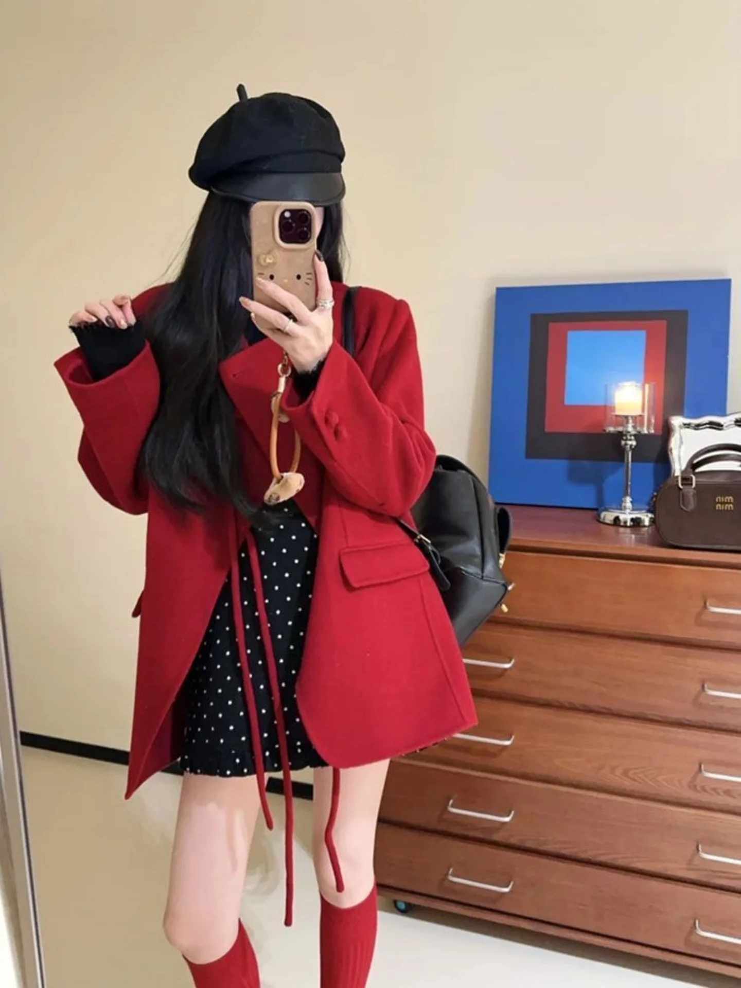 

Красный женский костюм-двойка в гонконгском стиле: модный комплект с принтом, утягивающий силуэт, с брюками с высокой талией, для работы