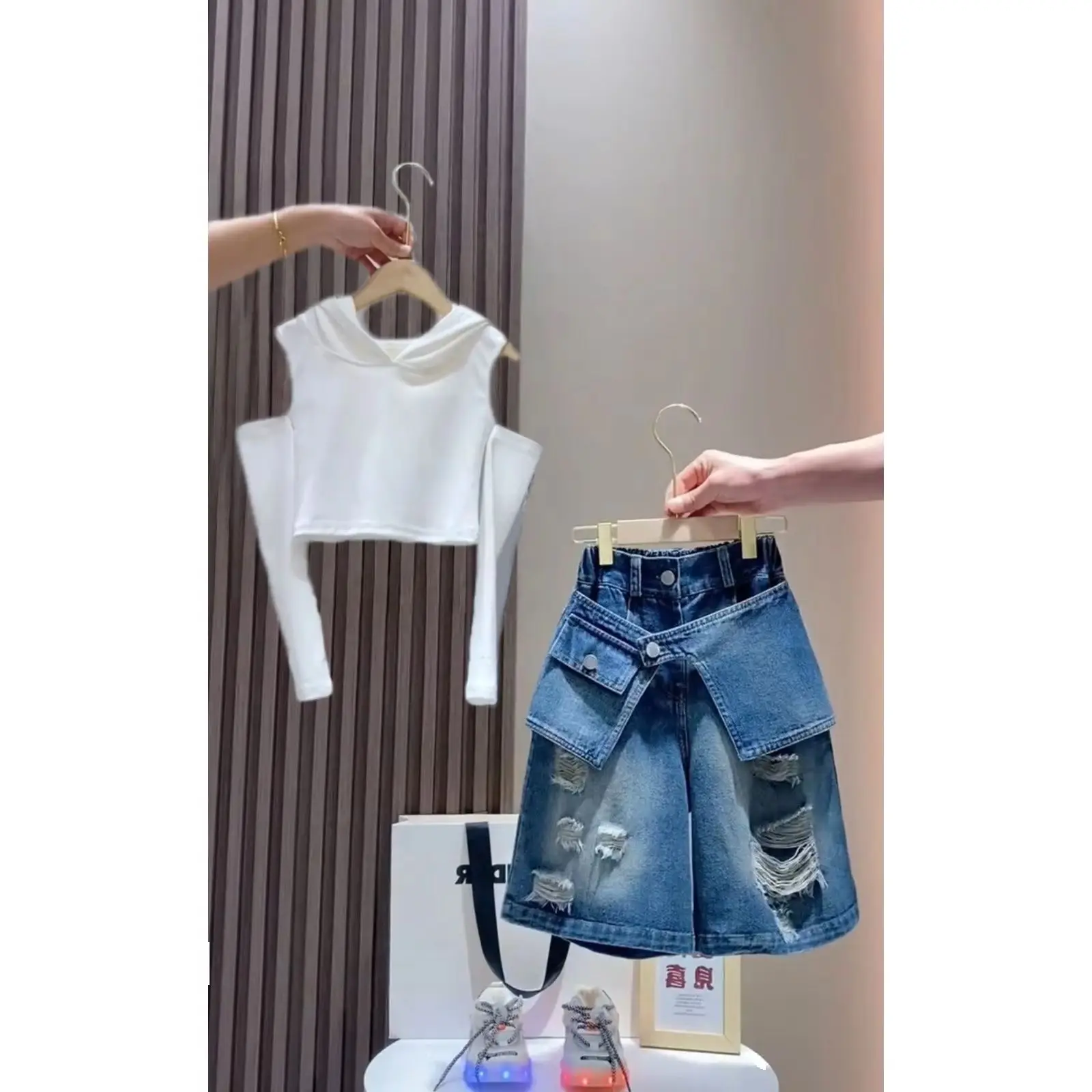 

4-15Y Girls' Summer Set 2026 New Children's Short T-shirt Two piece Set Girls' Elegant Cowboy Five piece Pants