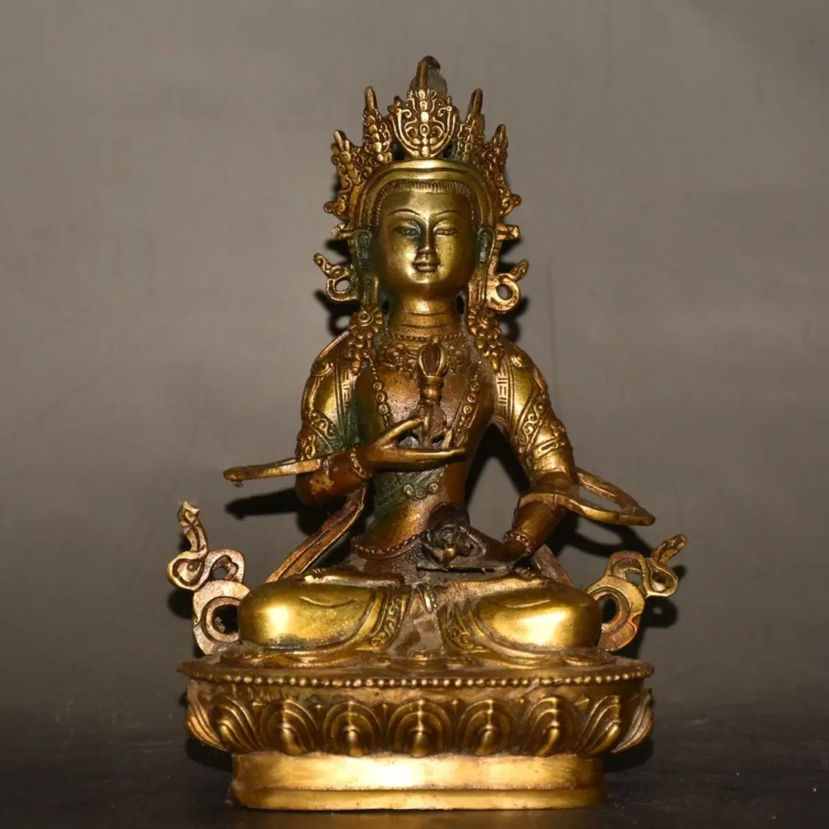 Early collection, pure copper diamond Buddha statue, 14 cm long, 8 cm wide, 21 cm high, weighing 800 grams