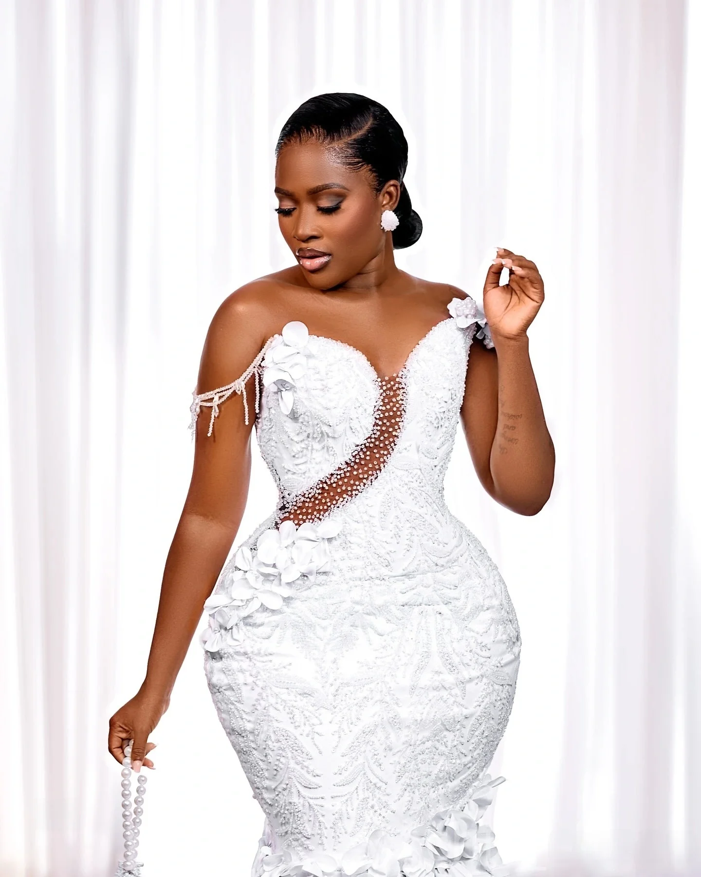 تخصيص قبالة الكتف تسلق الترتر الخرز فستان الزفاف الفاخرة Vestidos Noivas حجم كبير الزهور الصناعية فستان زفاف #3