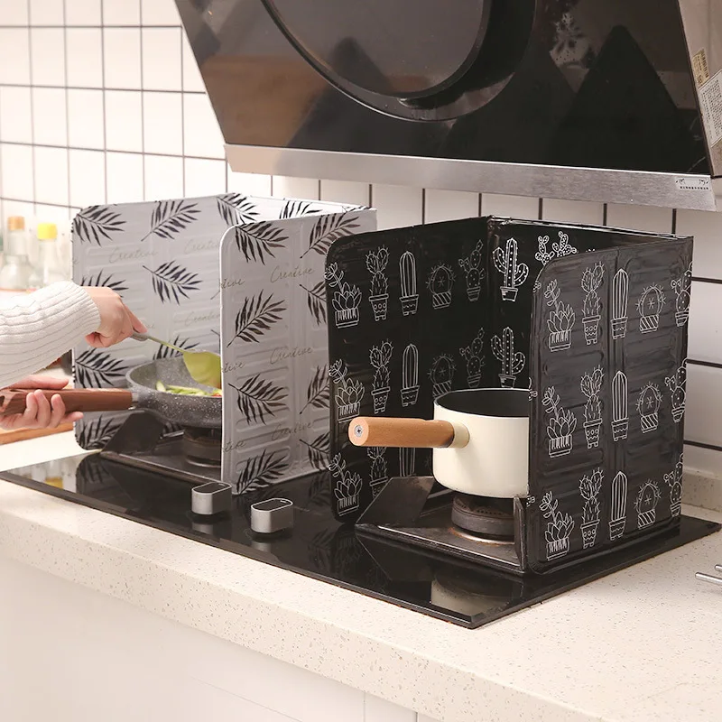 Kitchen Gas Stove Baffle Non Stick Aluminum Foil Splash Guard Adjustable Design Easy To Clean Protects Walls and Counters