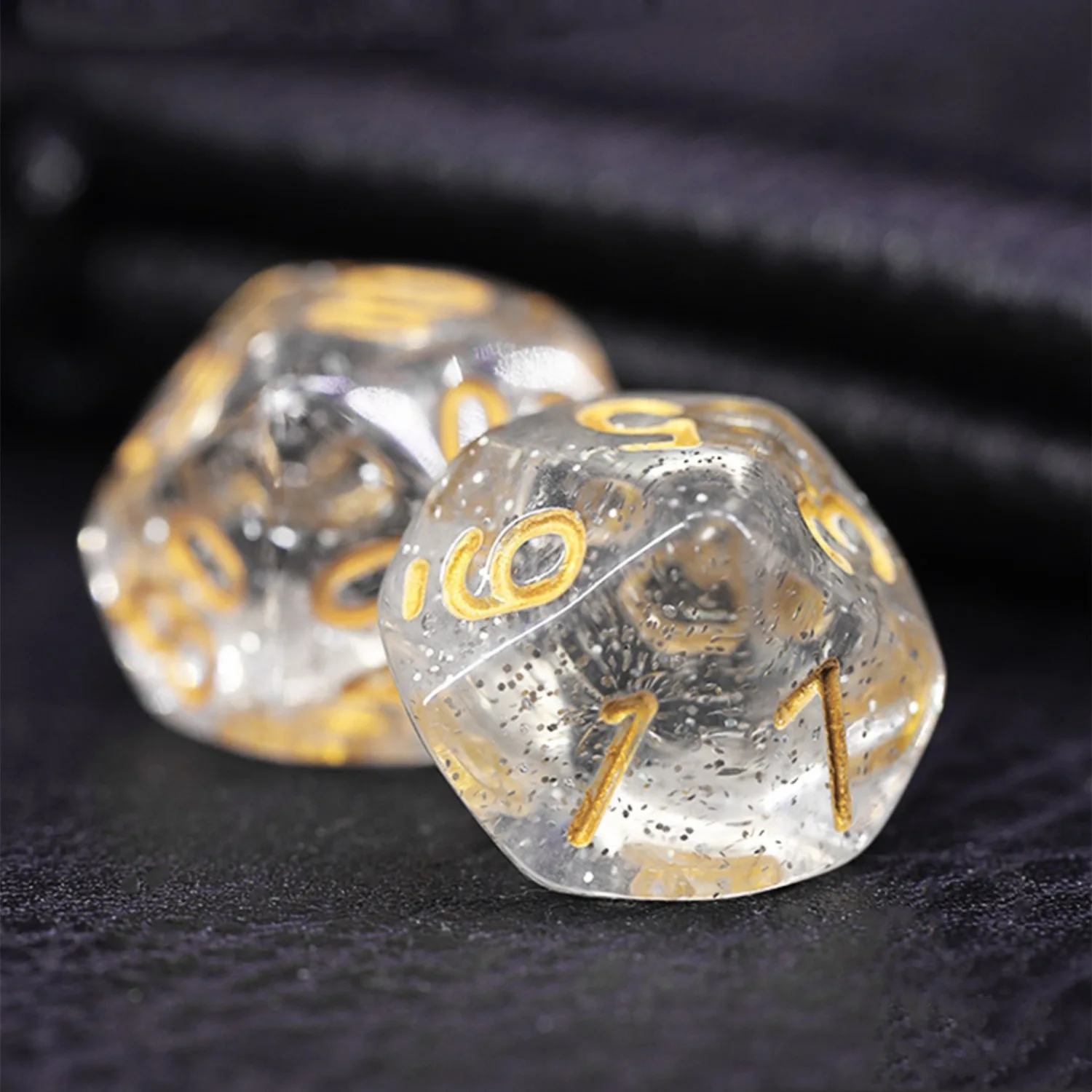 

7 Pcs/Set Transparent Dices Set Gold Numbers of D4 D6 D8 D10 D% D12 D20 Polyhedral Dice for Table Games DND RPG TRPG