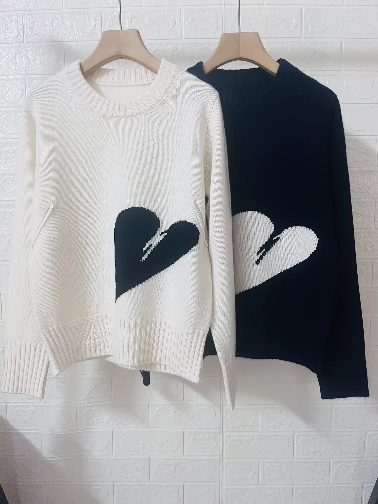 100% Cashmere Women's Knitted Pullover Autumn Winter Heart-shaped Pattern O-Neck Long Sleeve Loose Ladies Knitted Pullover