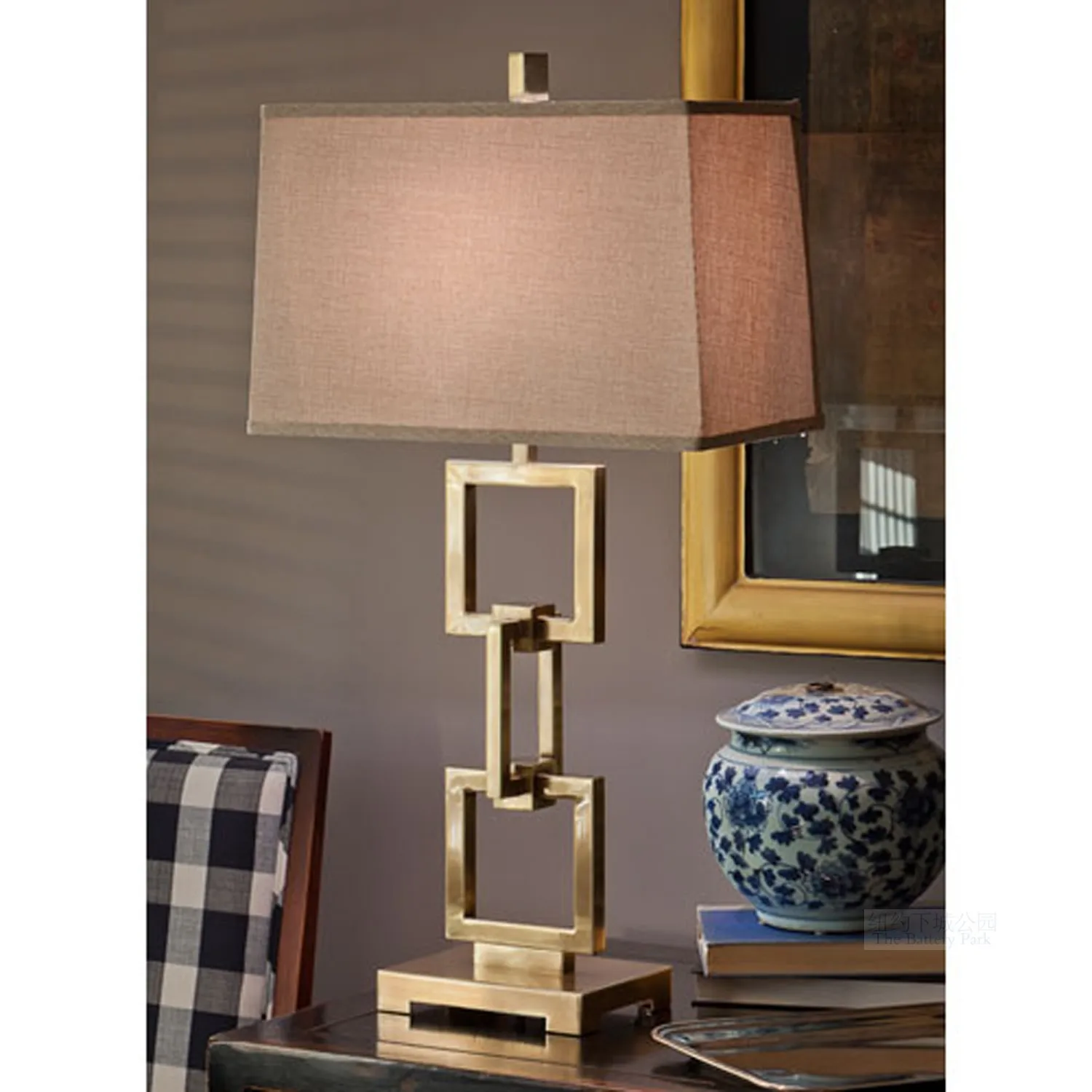 

New york Downtown Park imported Greek classical geometric chain pattern desk lamp bedroom living room porch.