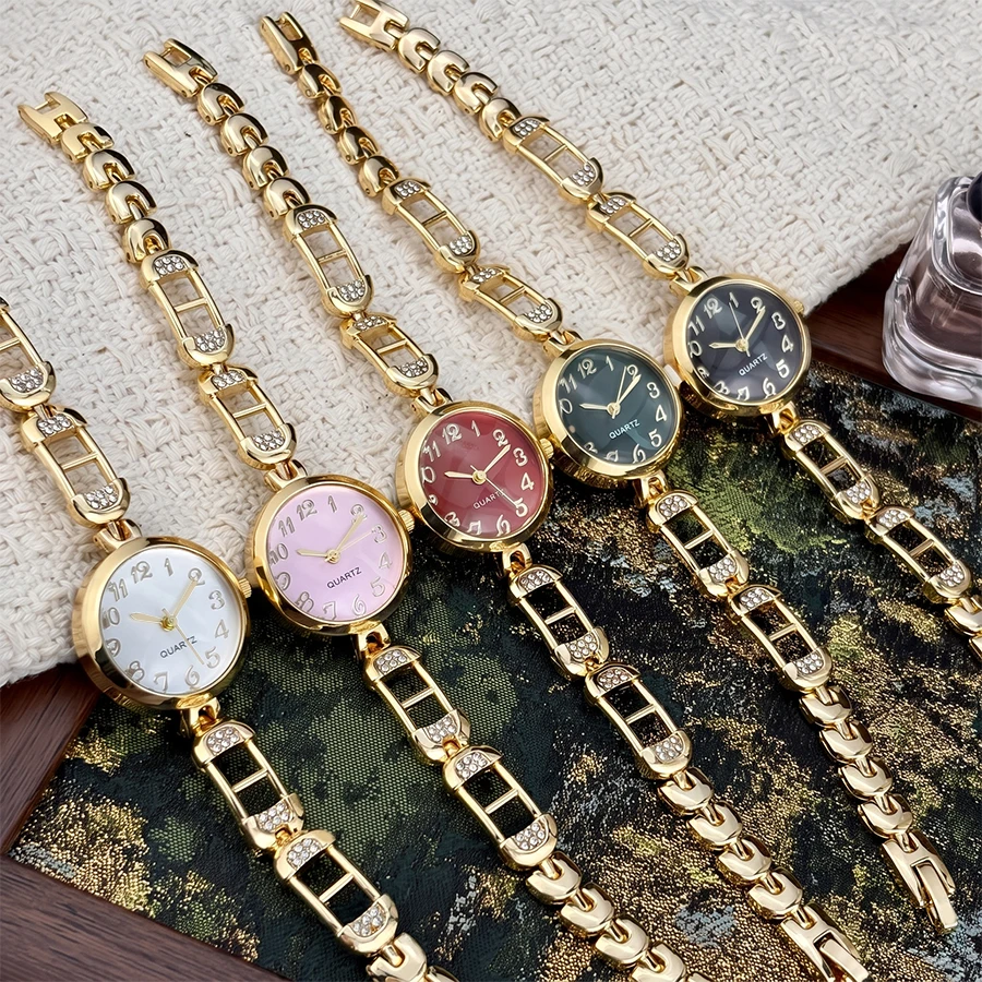 Vintage Watch for Woman - Round Dial Pin-Shaped Link Gold Wrist Watch
