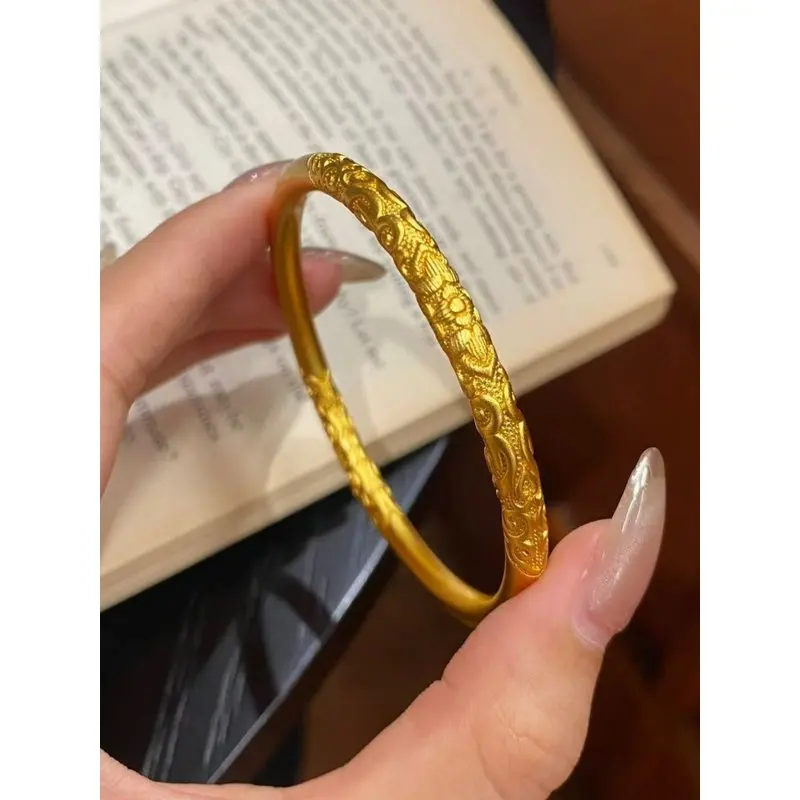 24k 999Gold ancient-style scroll pattern bracelet for women, a niche piece inherited from ancient traditions, solid gold color,