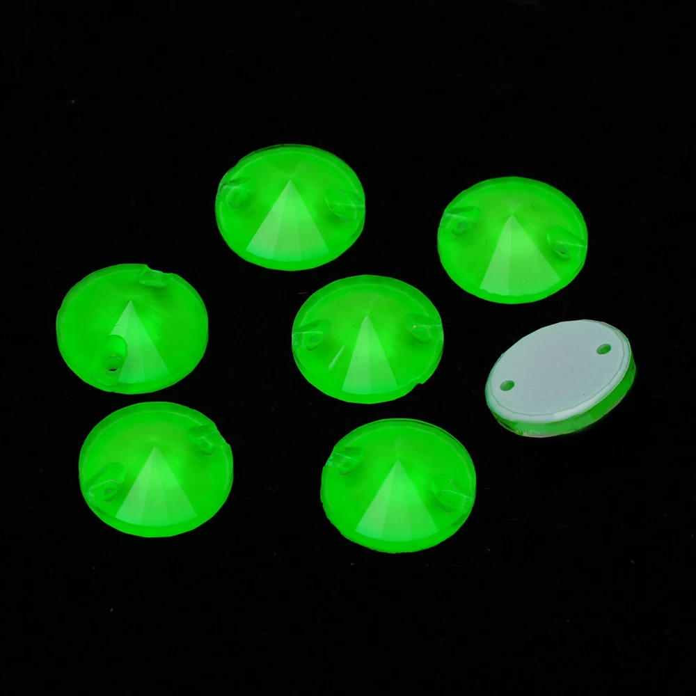 Neonfarbene Rivoli-Glas-Strasssteine zum Aufnähen mit Flachrückseite und neuen Kantenabschrägungen für Hochzeitskleid-Accessoires – Detail 9