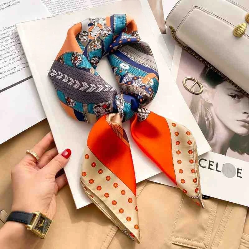 70cm Seiden-Quadrattuch für Damen, Luxuriöses Blumenmuster-Kerchief, Weiches Satin-Haarband, Handtaschenband, Foulard, Hijab, Halstuch, Stirnband – Detail 2