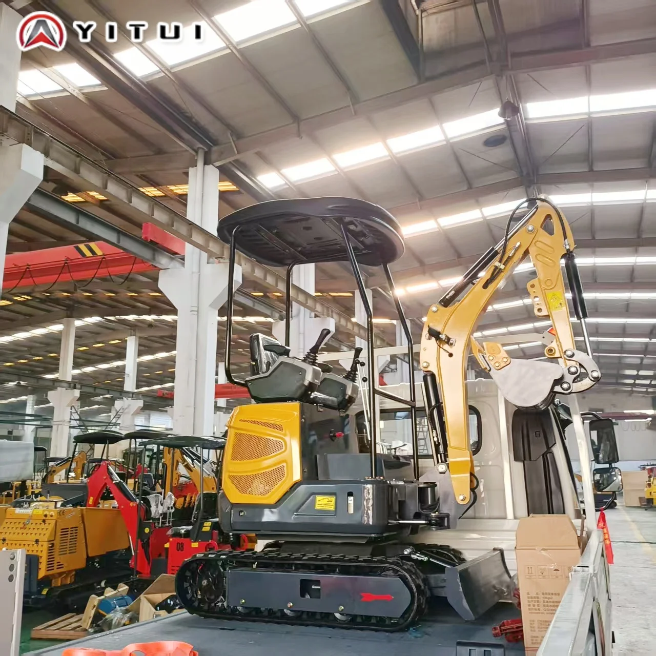 حفارة هيدروليكية صغيرة (1 طن) حفار زاحف آلات بناء مدمجة فعالة للوقود لمزرعة الحديقة حسب الطلب