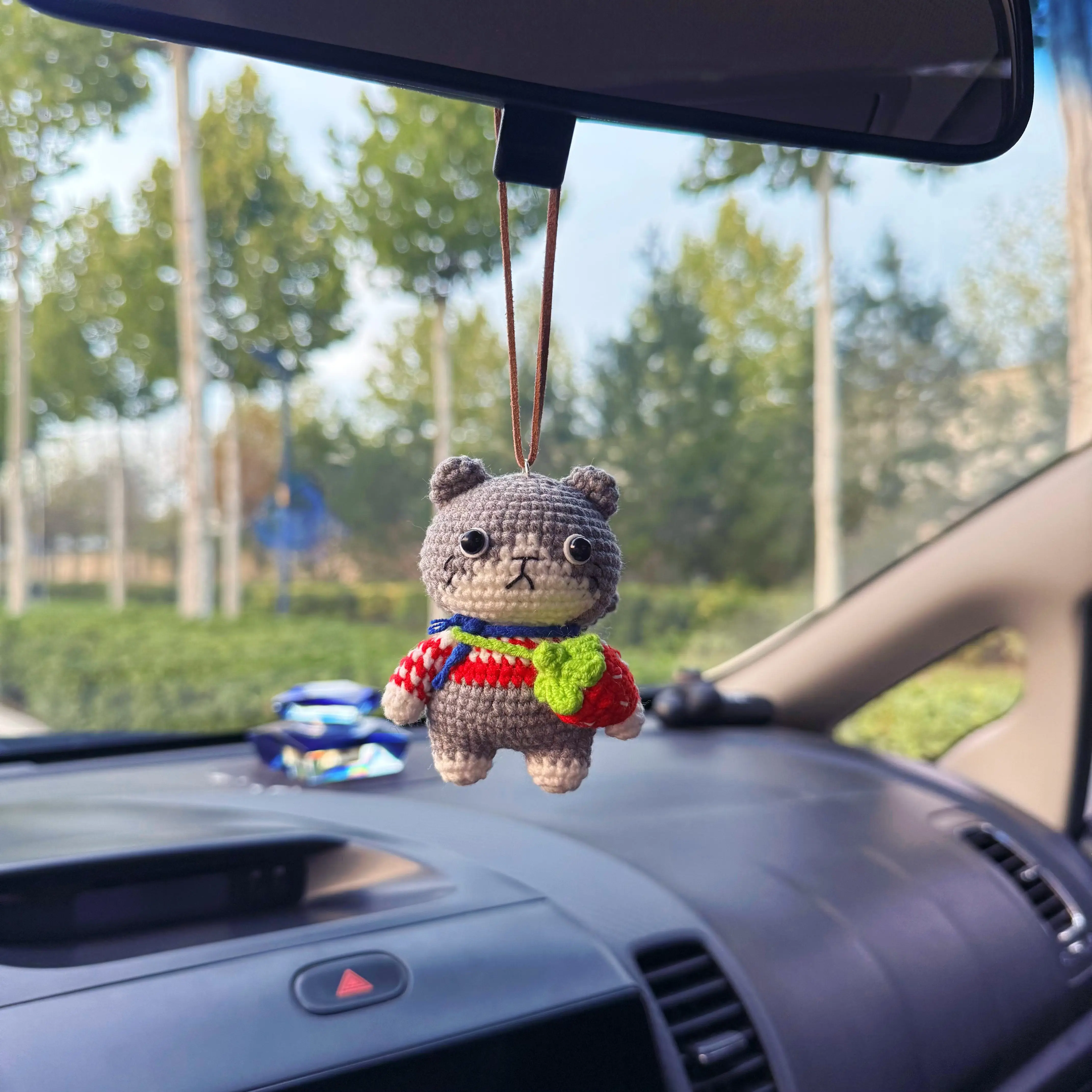 Finished hand-crocheted cute cat pendant car rearview mirror decoration car pendant bag hanging key pendant girl gift