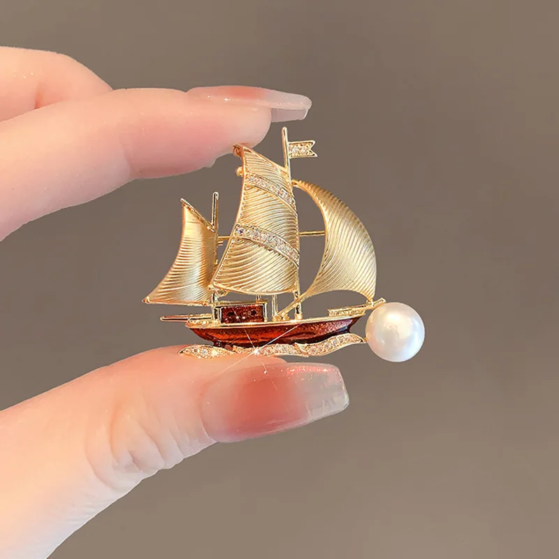 1 Piece Women Fashion Sailing Brooches Crystal Pearl Ship Temperament Pin Chest Flower Accessories Brooches For Women