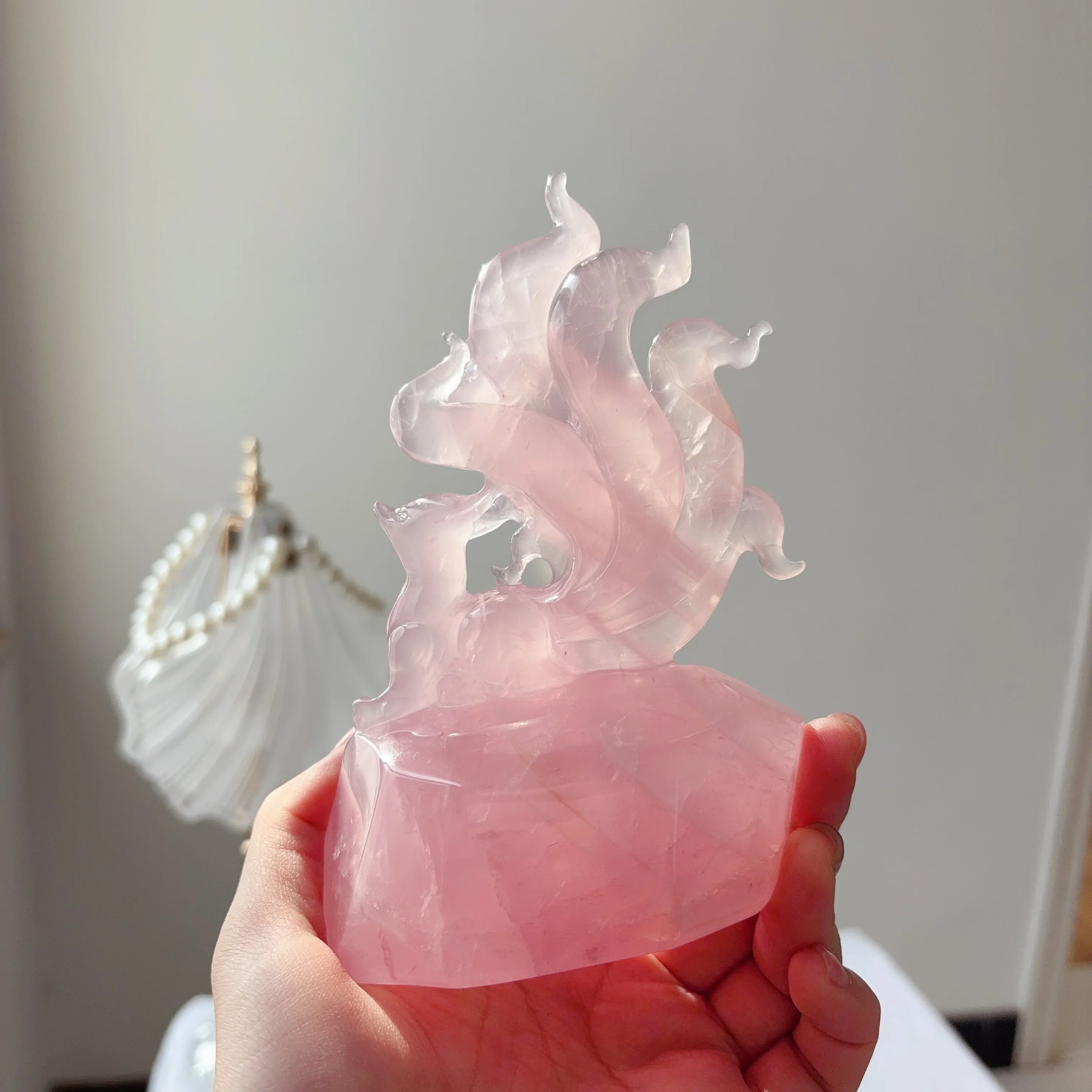 Natural powder crystal nine-tailed fox powder crystal fox color powder crystal rough stone