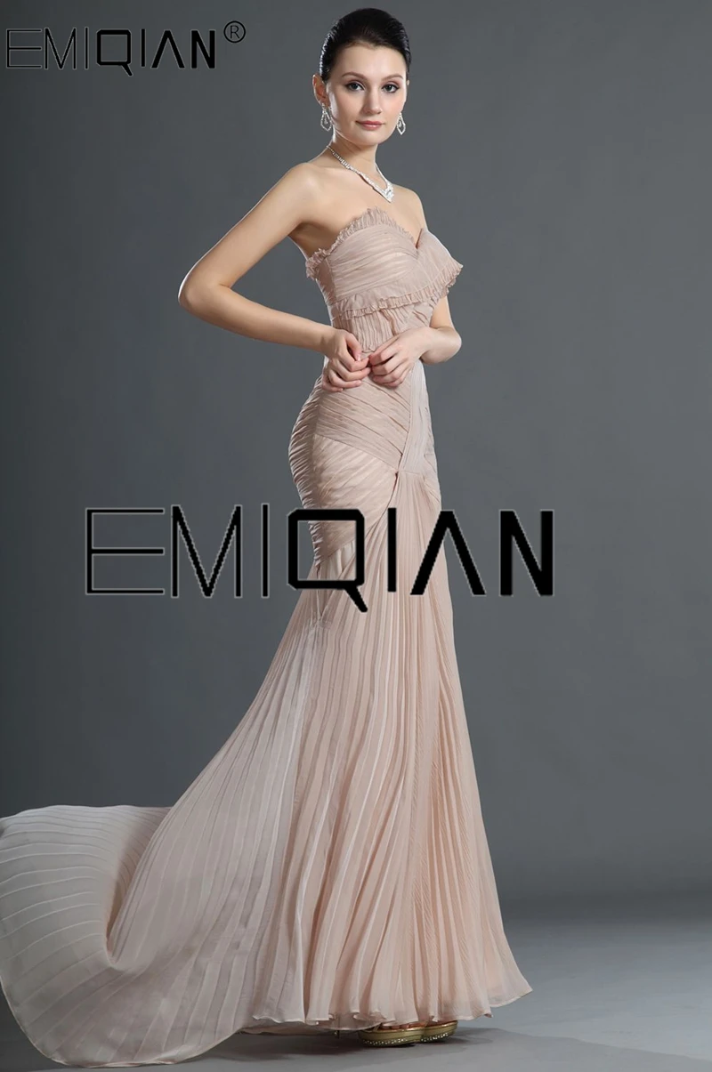 Mermaid Crumpled Chiffon Formal Evening Gowns Criss Cross Sleeveless Sweep Train Evening Dress