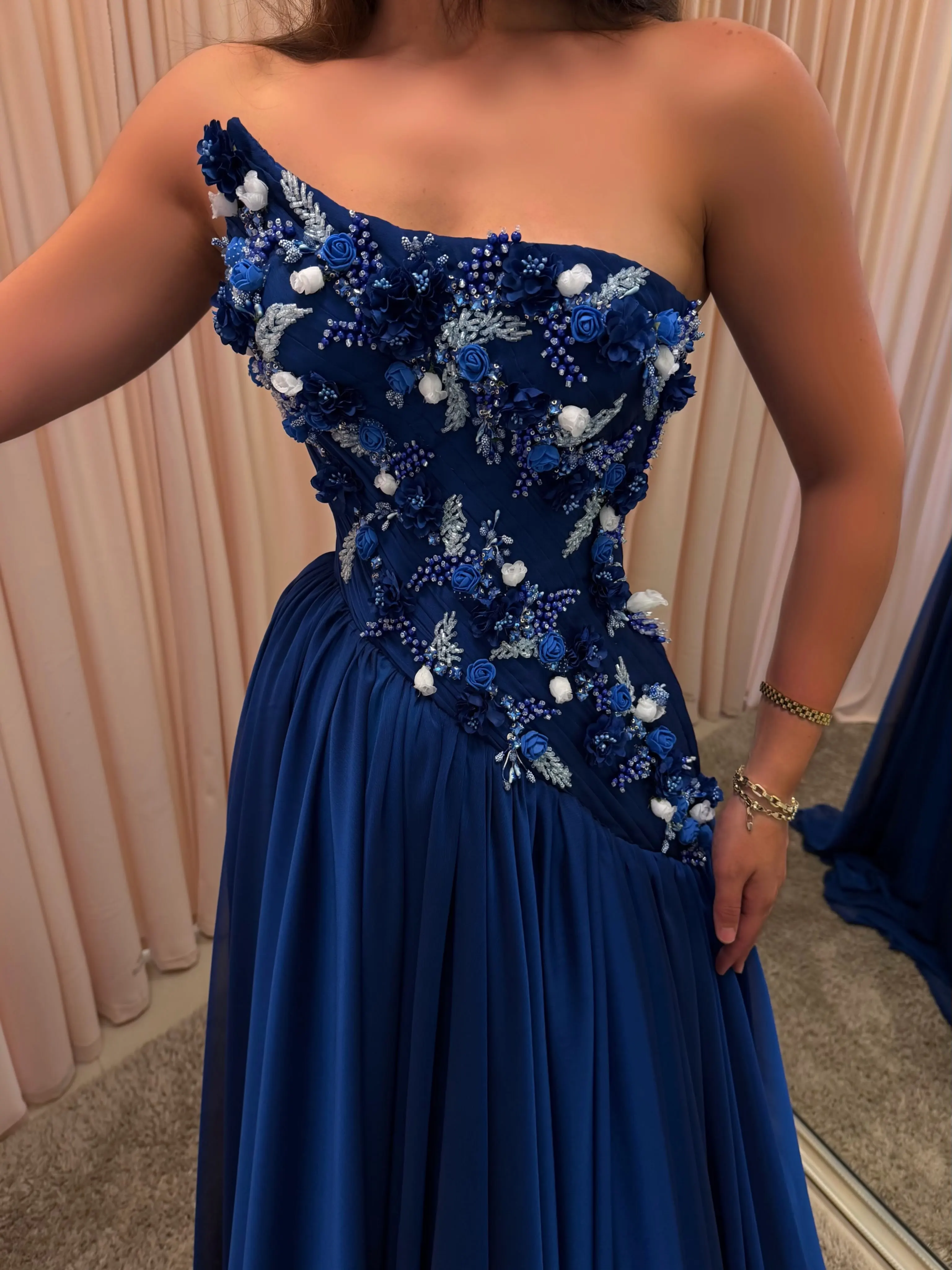 Fantasy Elegant Blue A-Line Strapless Evening Dresses Handmade Chest Beads Flowers Pearls Sweep Train Chiffon Prom Dresses 2026