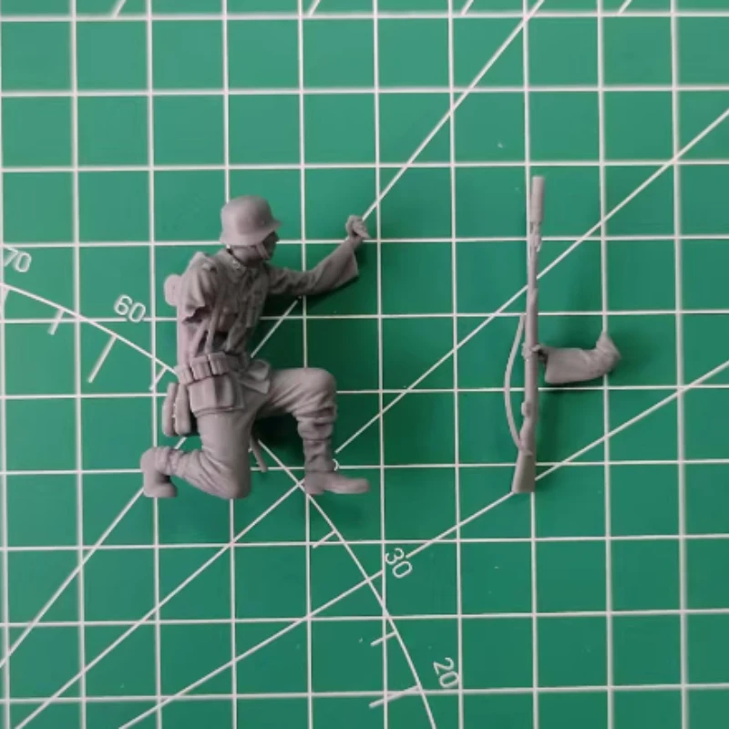 Kit modello di figura in resina pressofusa in scala 1/35 Il soldato tedesco è necessario assemblato e colorato da sole