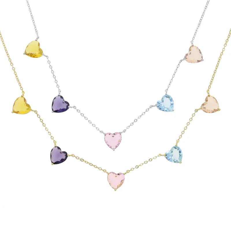 Pastelowy kolorowy damski naszyjnik typu choker z 5-częściowymi dużymi kamieniami w kształcie serca