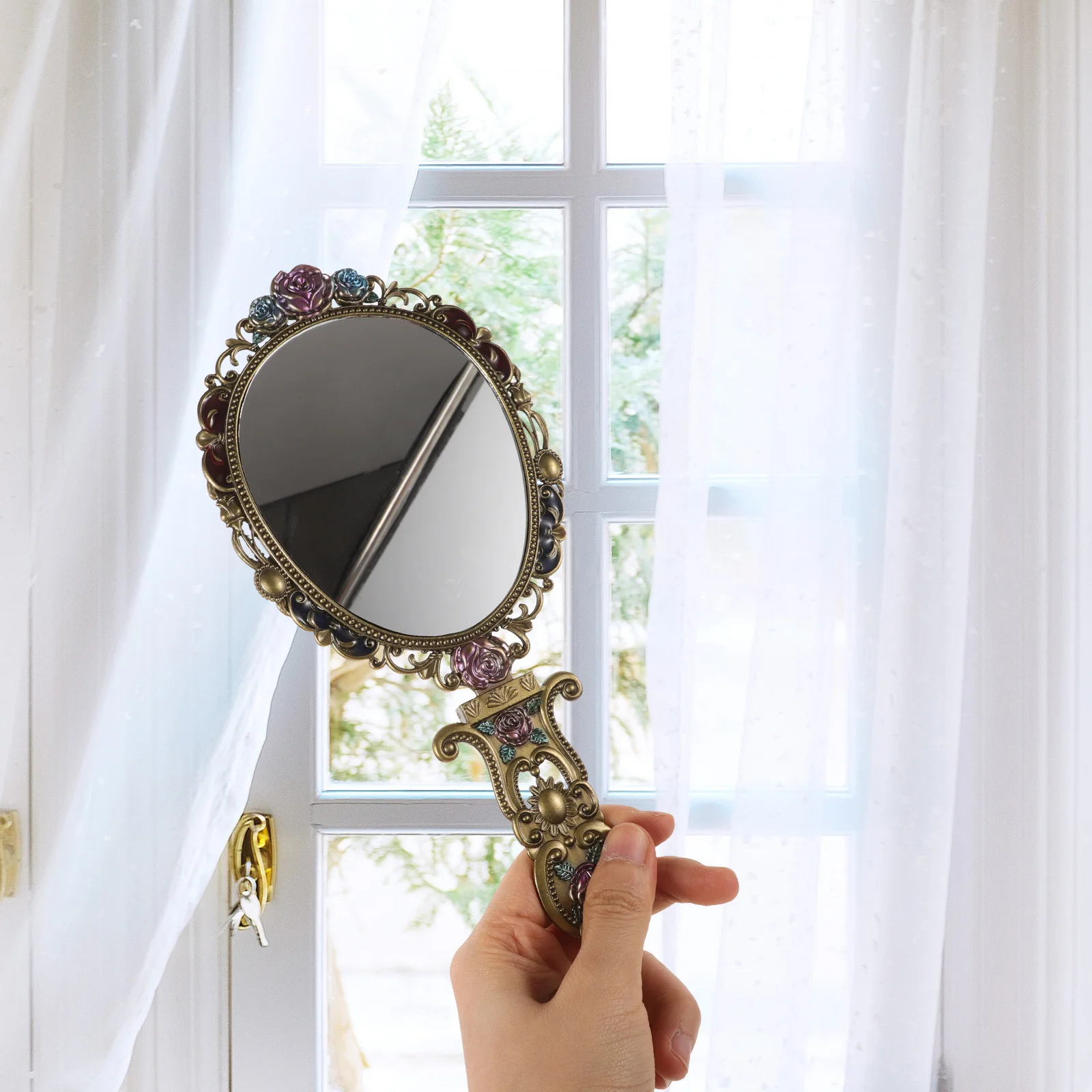 

Vintage Handheld Makeup Mirror Zinc Alloy Durable Compact Small Travel Portable Vanity Mirror for Women Teens Makeup Mirrors