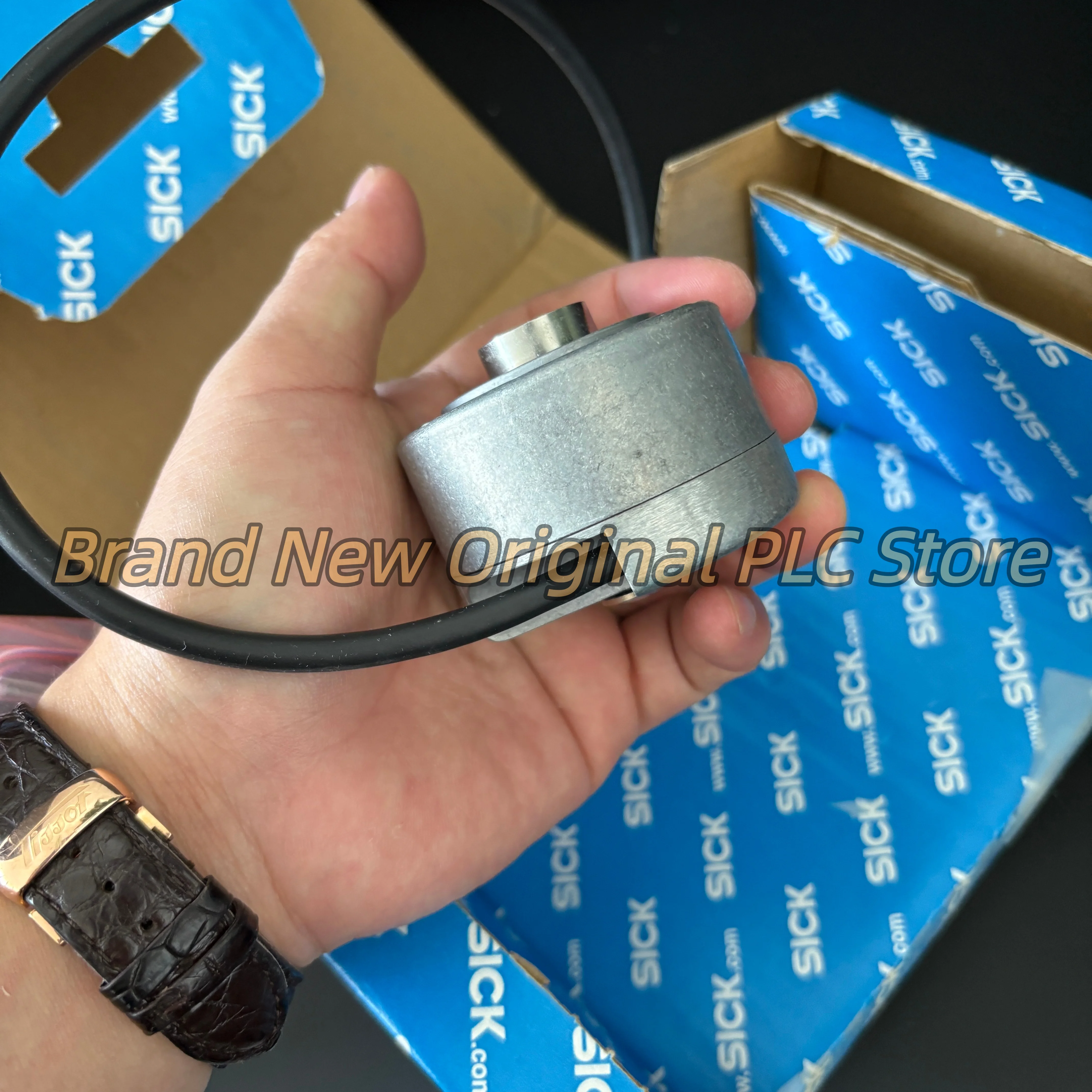 

DGS66-JZZ0-S01 New original 1033877 Encoder