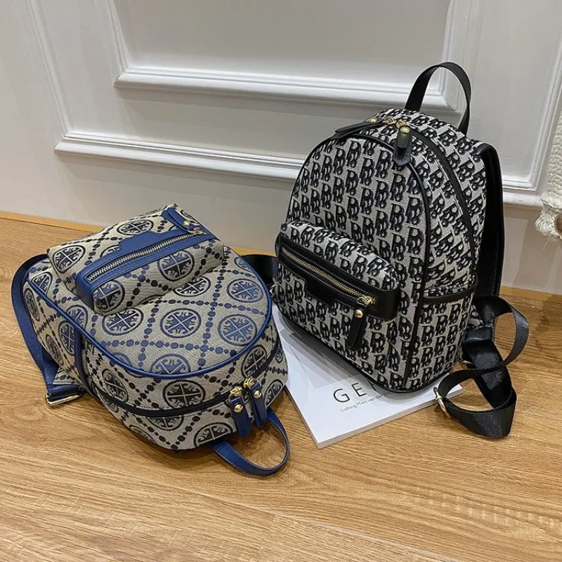 

Adaptable Ladies Handbag Engineered For Ultimate Versatility Creative Underarm Bag For Career Travel And Weekend Entertainment