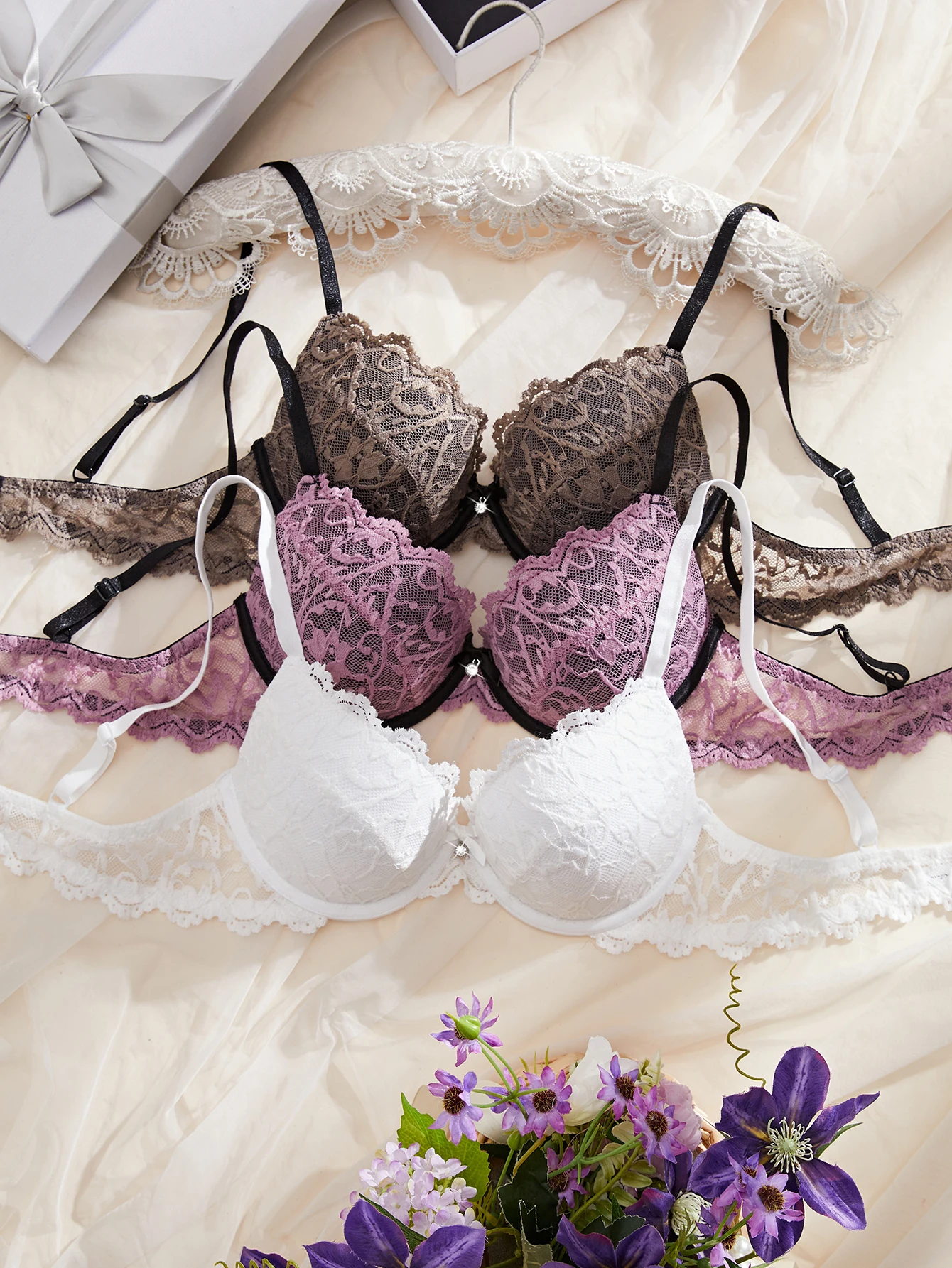 3Pcs Floral Lace Women Bras Rhinestone Thin Cup Underwire Push-Up Bra Daily Wear Comfortable Lingerie