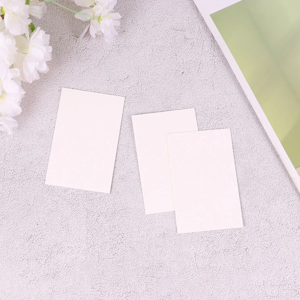 

200Pcs English Words Memo Cards Double-Sided Blank Paper Cards Ideal for Wall Graffiti Message Writing Gift Tags