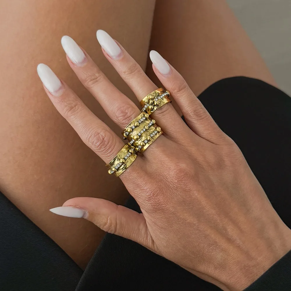 3pcs Fashion Retro Weathered Geometry Stereo Round Bead Rhinestone Wide Band Ring Set for Women Party Stacking Finger Jewelry