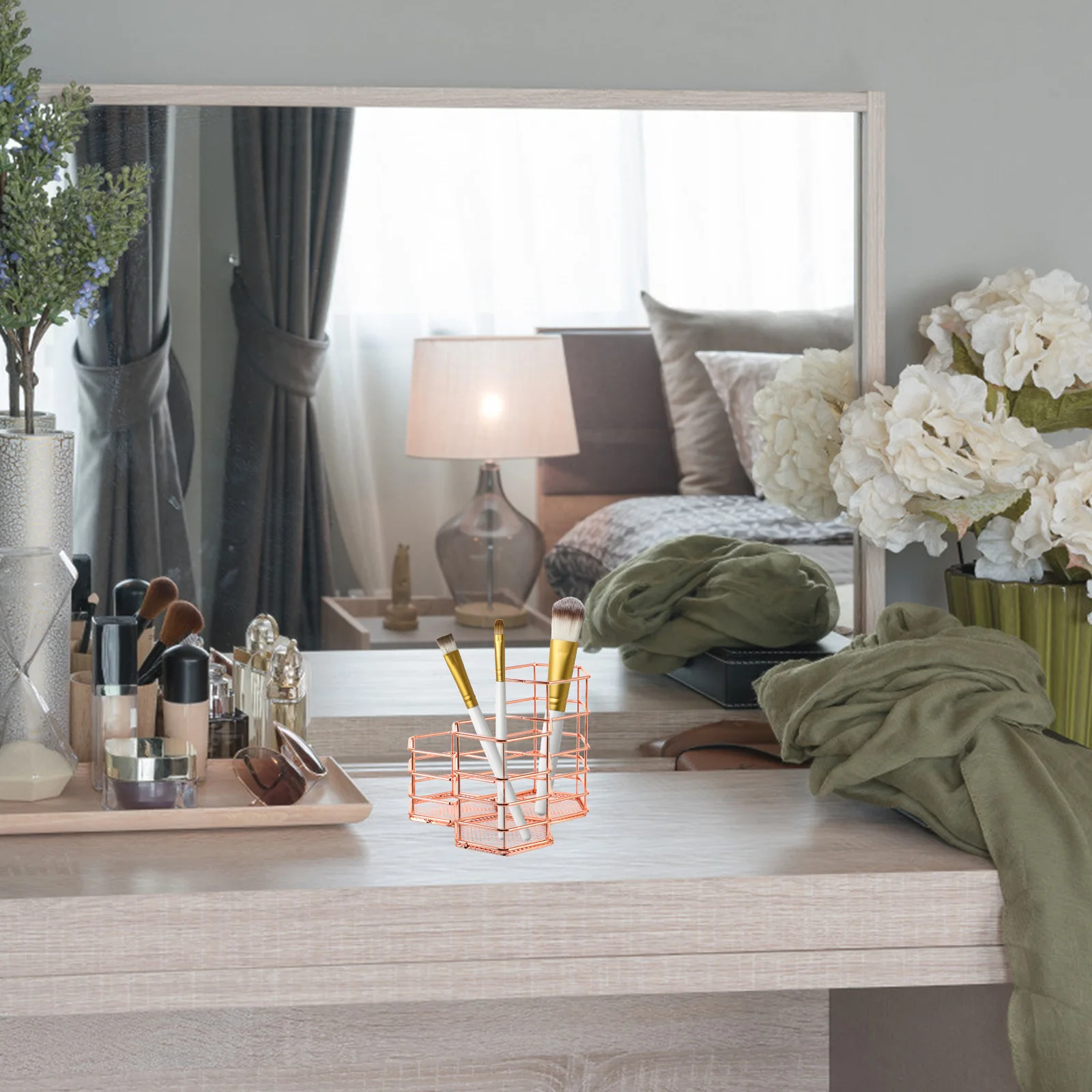 

Makeup Brush Storage Bucket Heavy Duty Organizer Display Stand for Eyeliner Pencils Convenient Lightweight Brush Holder