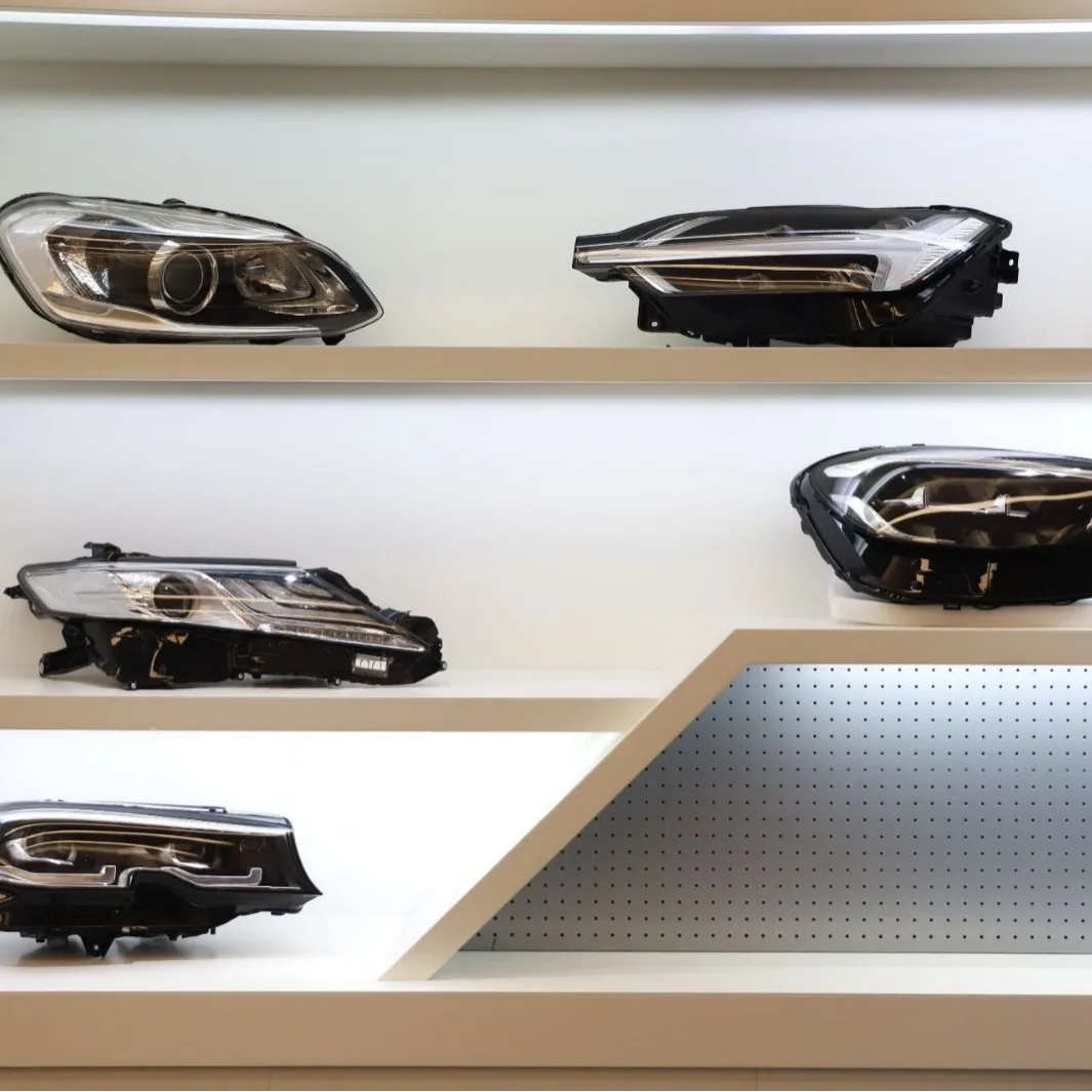 

For 2020 Lexus Lexus GX US Version of Us Old and New Headlights