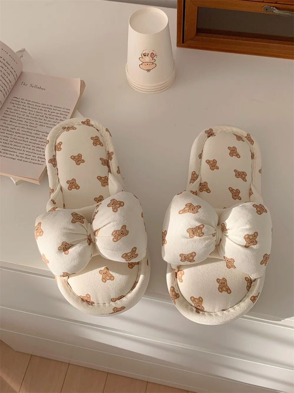 

Cute Bear Cotton Linen Slippers Women's Four Seasons Universal Girl's Heart Knot Anti-slip Floor Shoes Home Comfort...