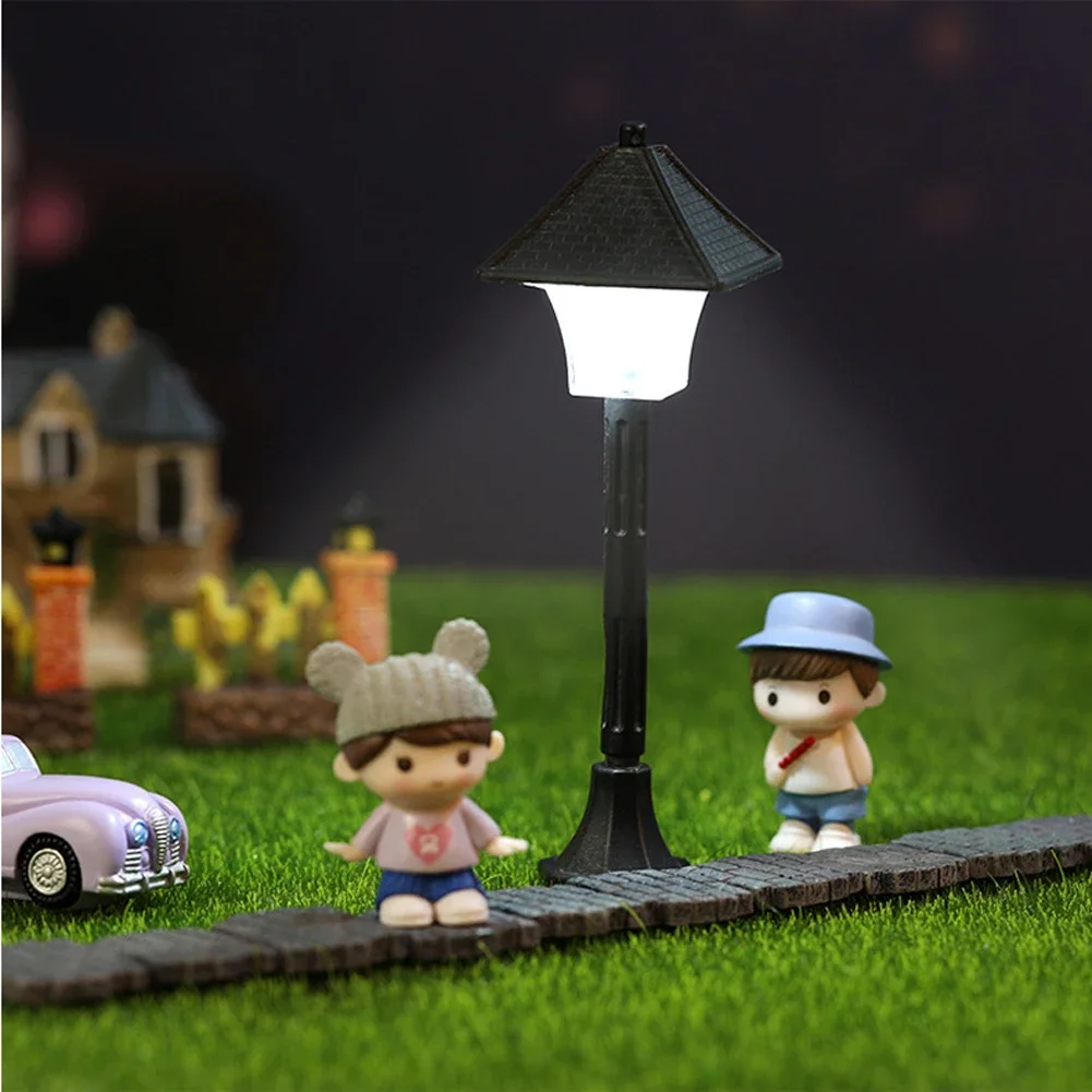 Mini Model Lamp Retro Micro-landscapes Led Street Light Garden Figurine Ornaments For Home Desktops Decor Party Supplies