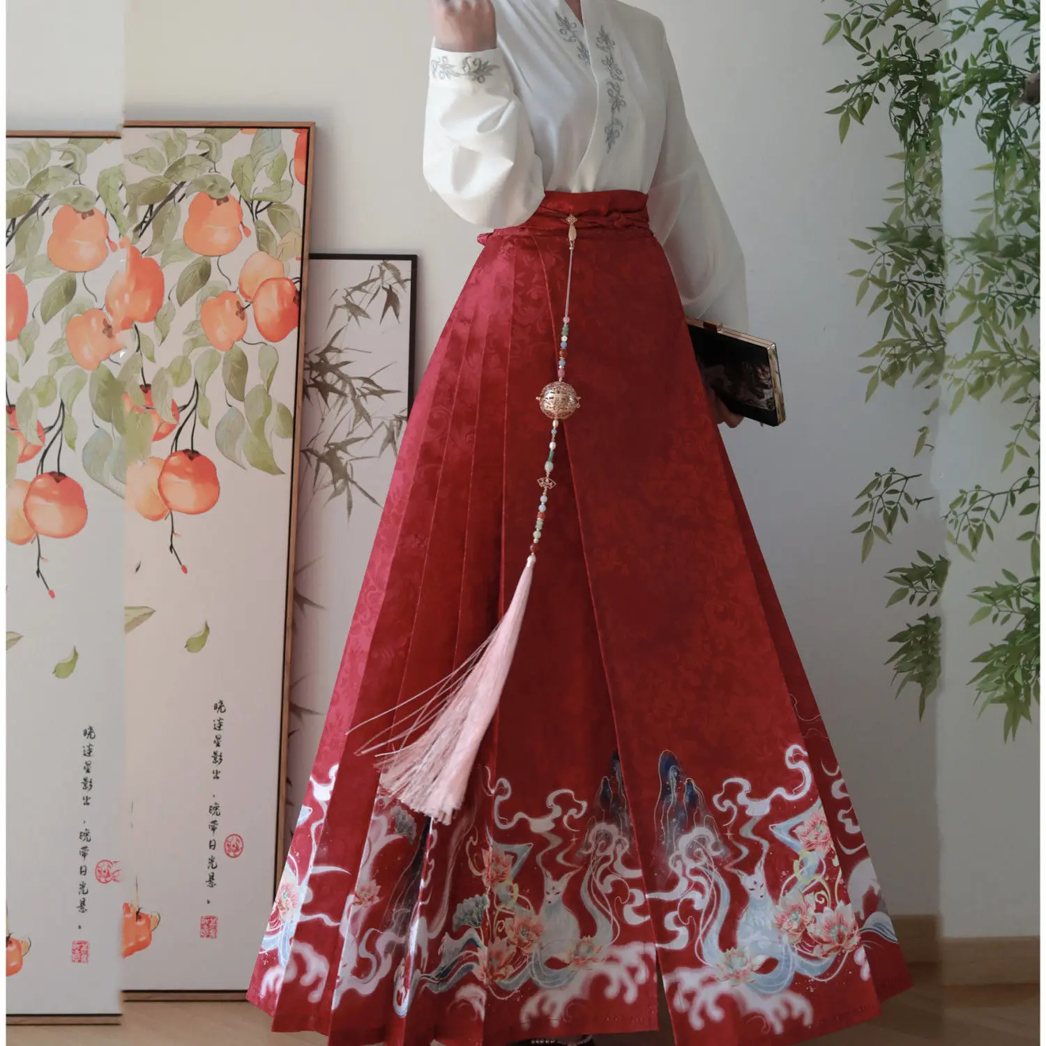 

‌Ming Dynasty Hanfu Set - Long Mamianqun Skirt with Airplane Sleeves, Elegant Traditional Chinese Costume for Women