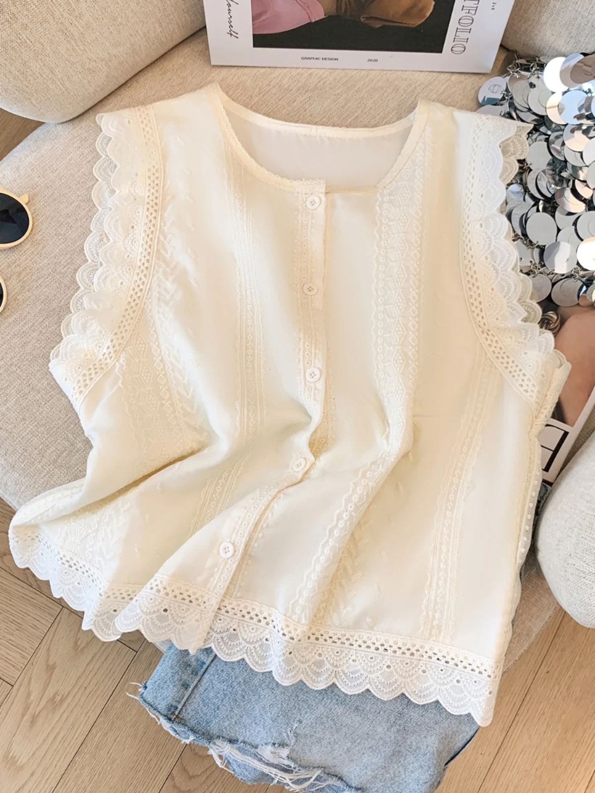 Slimming Lace Trim Sleeveless Shirt Women's Summer New Style Sweet Style Loose Fit round Neck Knitted Top for Young Women