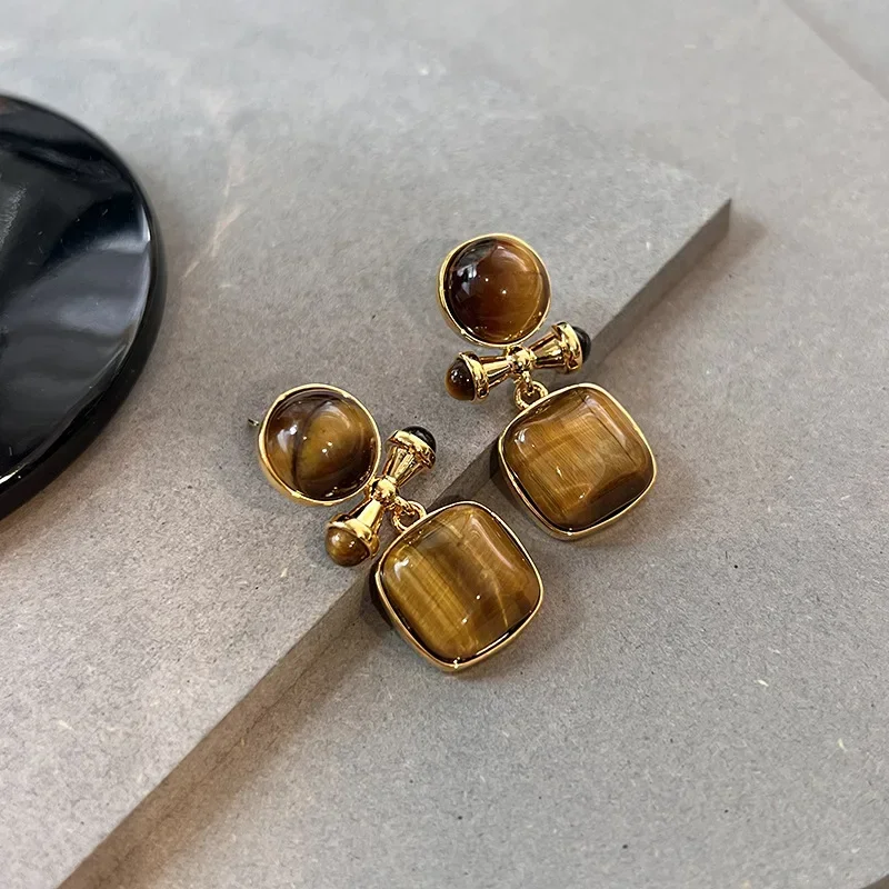 

Natural tiger eye stone French retro light luxury temperament geometric superior sense earrings