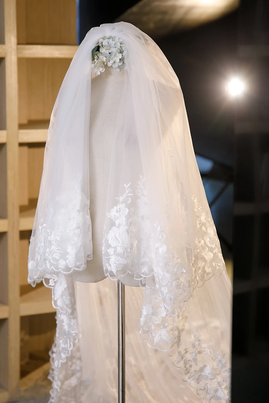 Velos de novia elegantes de color blanco marfil, accesorios de boda para novia, Voile de mariée con borde de encaje, velo de novia Una pieza novia