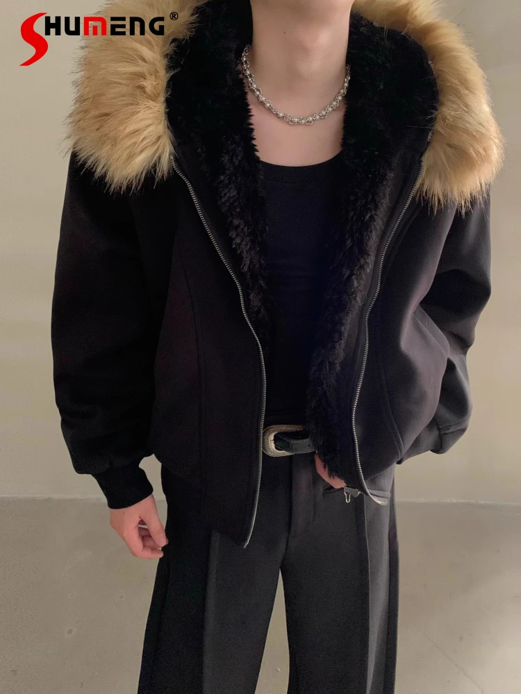 معاطف رجالية شتوية جديدة على الطراز الأمريكي لعام 2025 ذات ياقة من الفرو الصناعي مع قلنسوة معاطف مريحة سميكة وفضفاضة بلون سادة سترات أنيقة #1