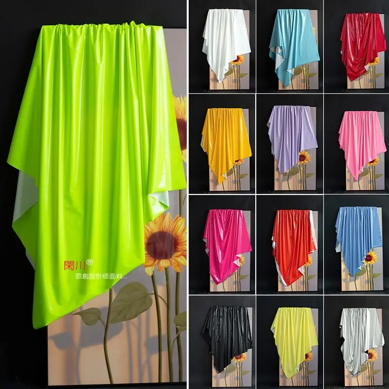 

Эластичная ткань из искусственной кожи с четырехсторонним блеском, продается на метры, для одежды, сумок, курток, рукоделия, шитья, ПУ-кожа, черный, белый, красный