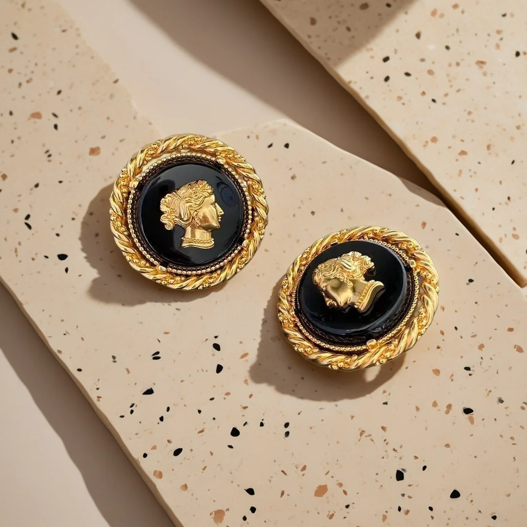Yuri Ailey Vintage Victorian Cameo Clip On Earrings No Piercing Antique Gold Twist Black Lady Stud Ear Clips Jewelry For Women