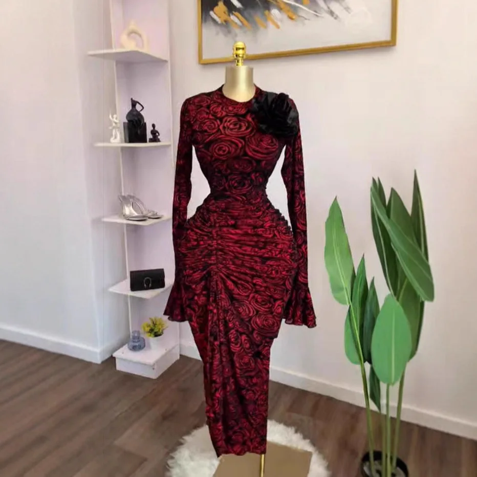 

Элегантное женское платье миди с длинным рукавом, принтом роз, сборками на шнуровке и корсажем, модель 2026 года