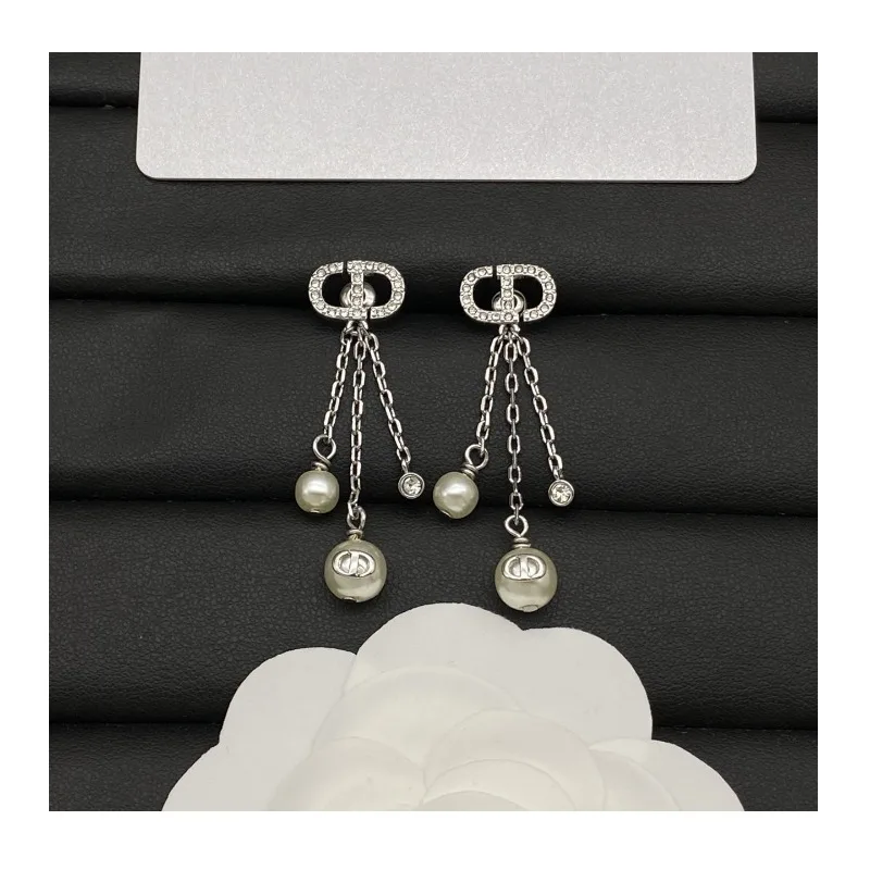 

Stud Earrings New Size Pearl Stud Earrings Fringed Earrings Women's High Version High-end Temperament Stud Earrings