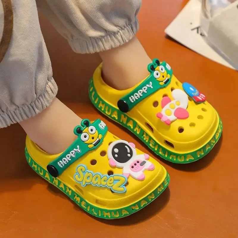 

Cartoon Baby Soft-Sole Sandals – Ultra-Light Non-Slip Infant Closed-Toe Sandals for Boys and Girls Beach Shoes