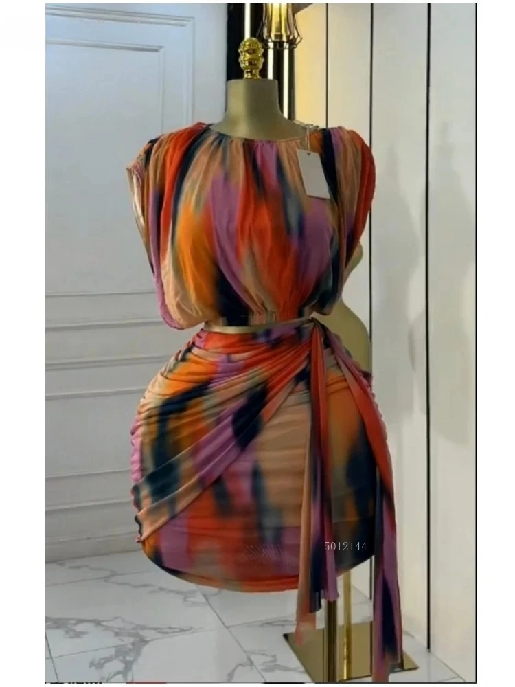 

Женский комплект с принтом Tie Dye, футболка с короткими рукавами и рюшами, топы и комплектные мини-юбки, костюм 2025 года, комплект из двух предметов, наряд