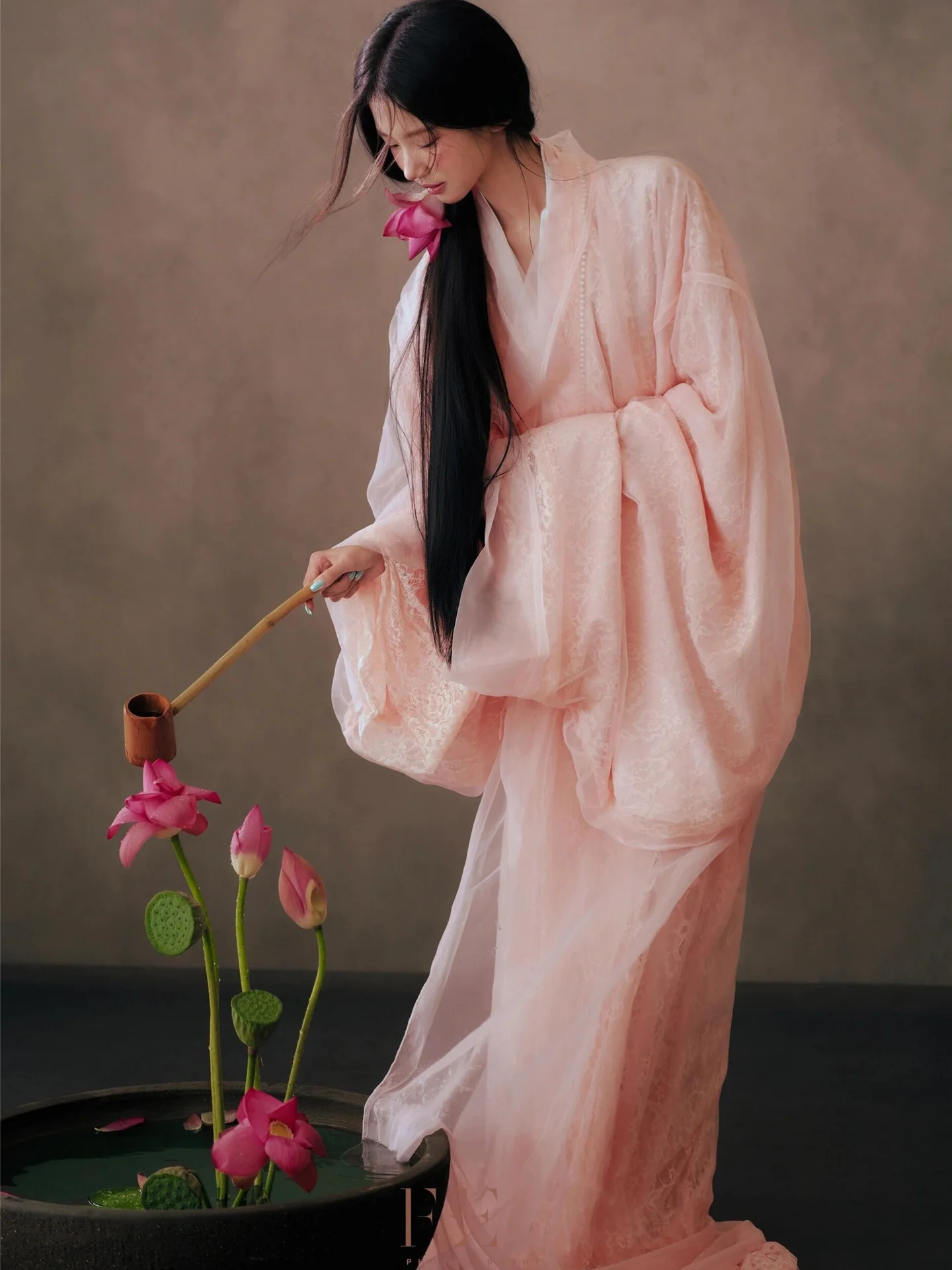 

Ele Pink Lace Hanfu Women's Photoaphy Studio Art Photo Costume Lotus Flower Design Traditional Chinese Ethnic Stage Cos...