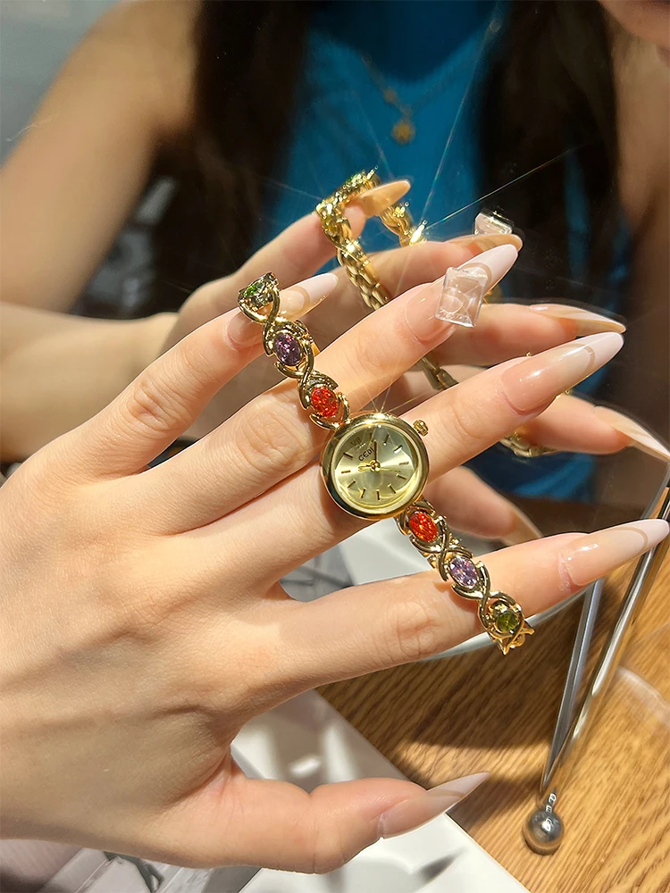 

Round, high-value small dial bracelet watch, understated luxury, stylish and simple women's watch, high-end women's wristwatch.