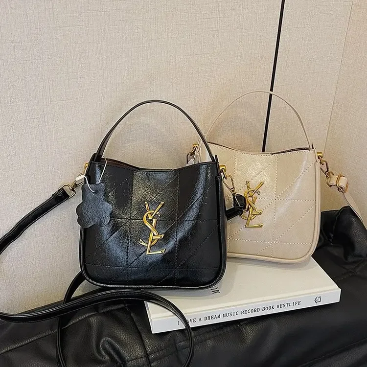 

2025 Luxury Quilted PU Saddle Bag Vintage Chain Crossbody Purse Women Elegant Shoulder Bag