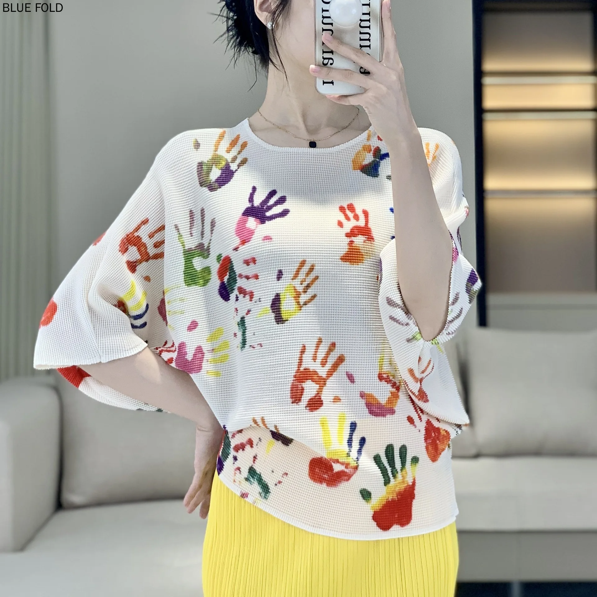 

Miyake Printed Top for Women, Thin, New Style, Pleated, Loose, Round Neck, Bat Sleeve, Slim T-shirt, PLEATS, Oversize, Summer