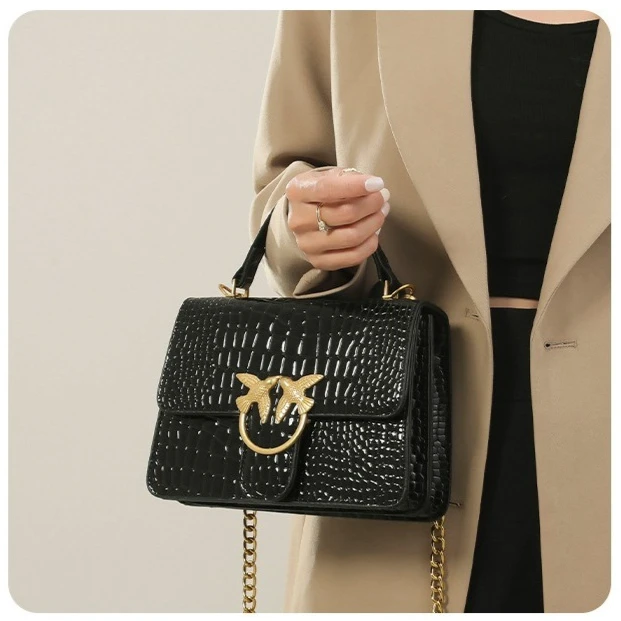 

1 шт. 2026 Модная сумка через плечо с крокодиловым принтом — многоцветная, металлическая отделка, эмблема птицы, золотой ремешок-цепочка, роскошный шикарный стиль