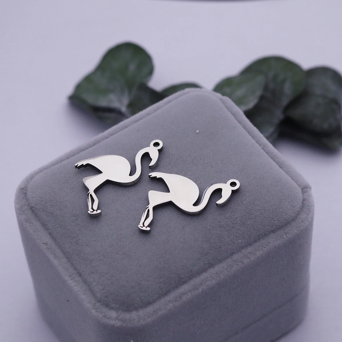 2 قطعة/الوحدة الفولاذ المقاوم للصدأ فلامنغو قلادة جالبة للحظ لصنع المجوهرات العصرية قلادة سوداء موضوع الحيوان هالوين لتقوم بها بنفسك الملحقات #6