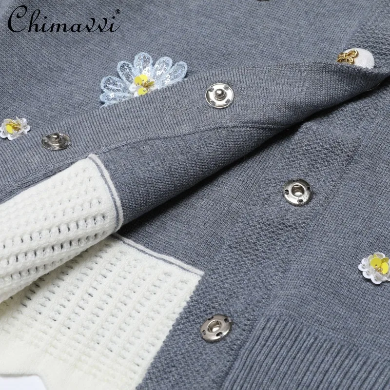 Высококачественный женский брючный костюм 2026, весенне-осенний новый вязаный повседневный топ с вышивкой, пальто + брюки, женский комплект из двух предметов