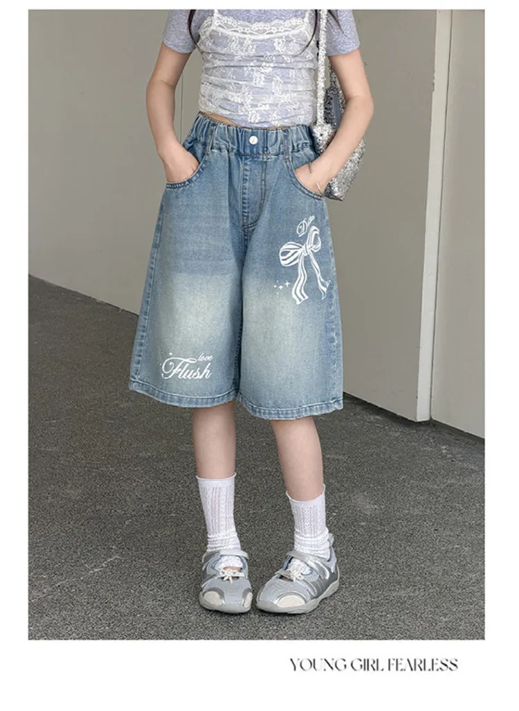 2026 Sommer Kinderkleidung: Jeans-Shorts für Teenager-Mädchen mit Schleifenmuster, elastischem Bund, weitem Bein und mittellanger Länge – Lässige, süße Shorts für Kinder – Detail 5