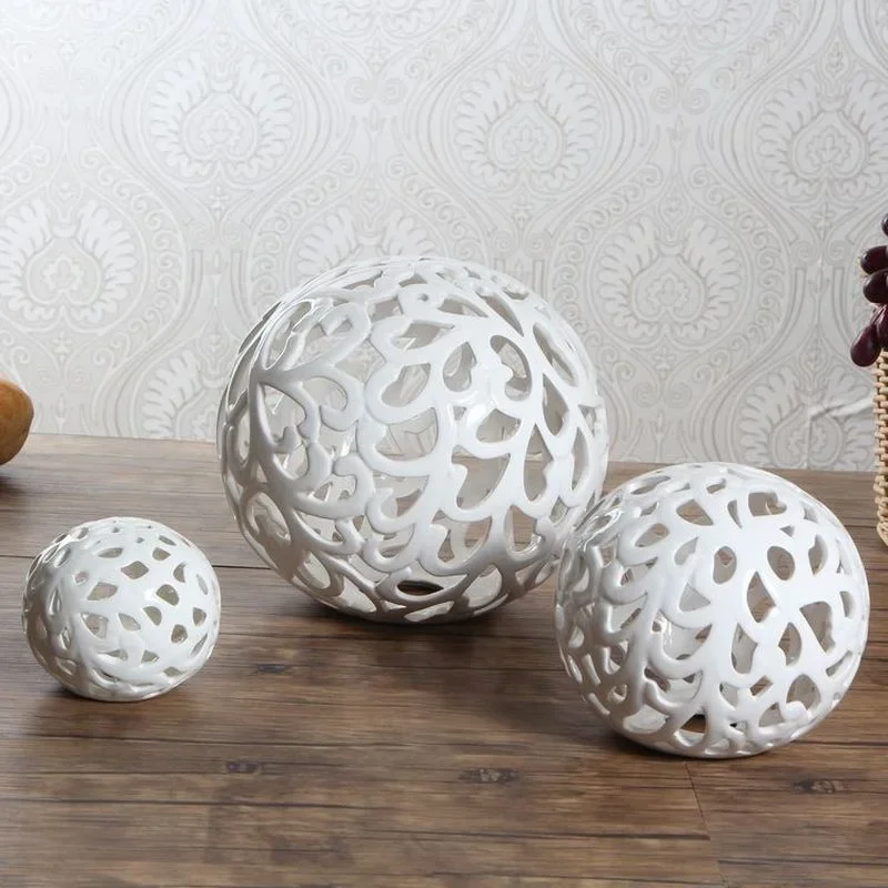 European-style Hollow Ceramic Spherical Crafts Desktop Ornaments White Round Hollow Ball TV Counter Top Living Room Decoration